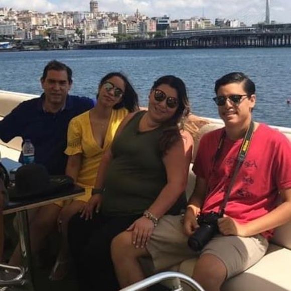 Meet your Posher, Yisel - Picture 1 of 1